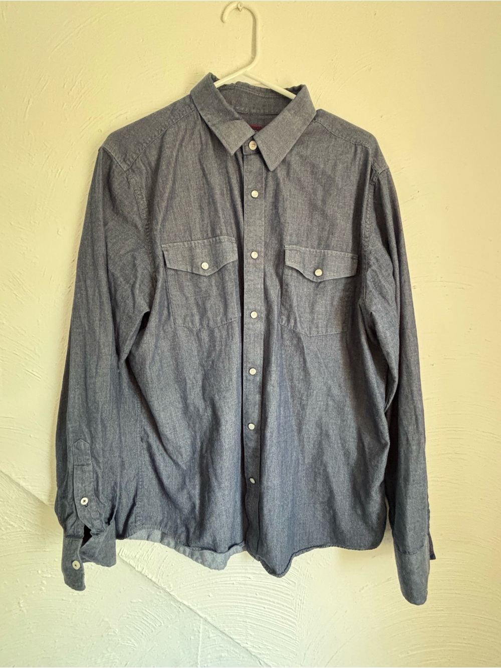 UNTUCKit Men’s Chambray Button-Down Shirt - Blue Size XL